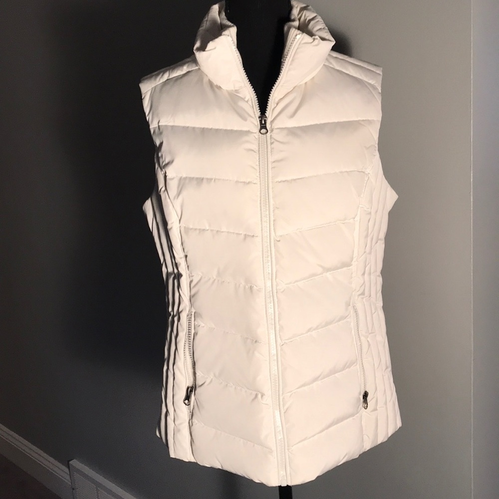 BASS Puffer Vest